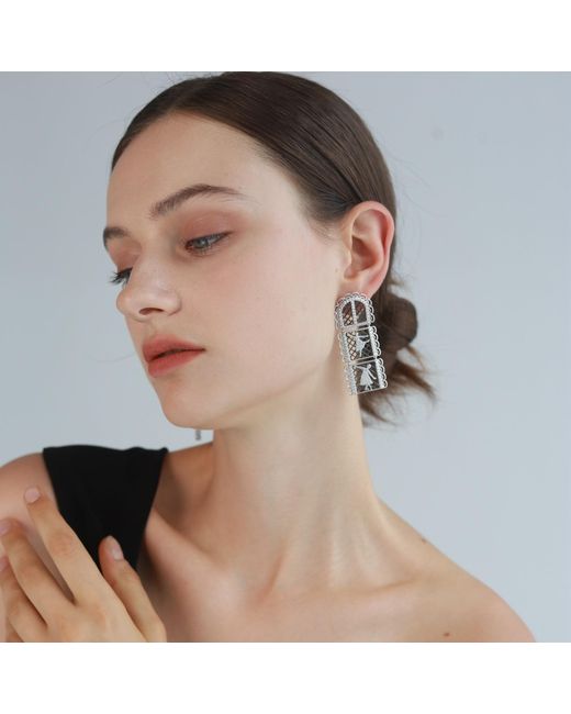 Retro Chic White Doll Earrings
