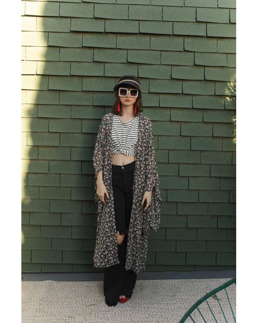 Jennafer Grace Gray Bellis Daisy Kimono