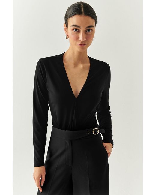 Exquise Black Meilani Long Sleeve Blouse