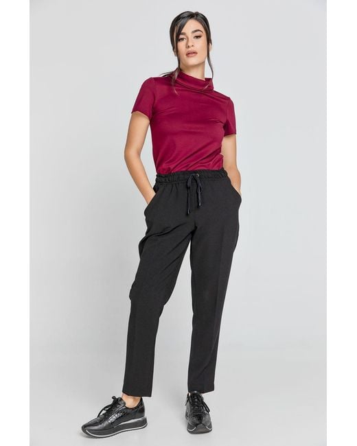 Conquista Black Crepe Pants By