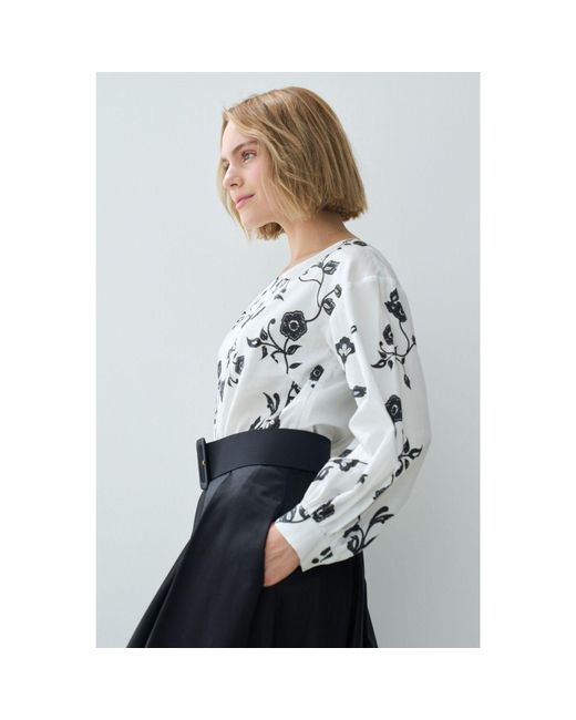 Marianna Déri White And- Floral Blouse