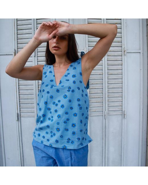 Em & Shi Blue Daisy Bow Top