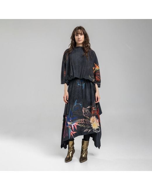 ARTISTA Black Pleated Tie-Belt Blouse