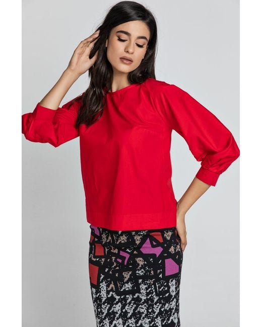 Conquista Red Top With Bishop Sleeves