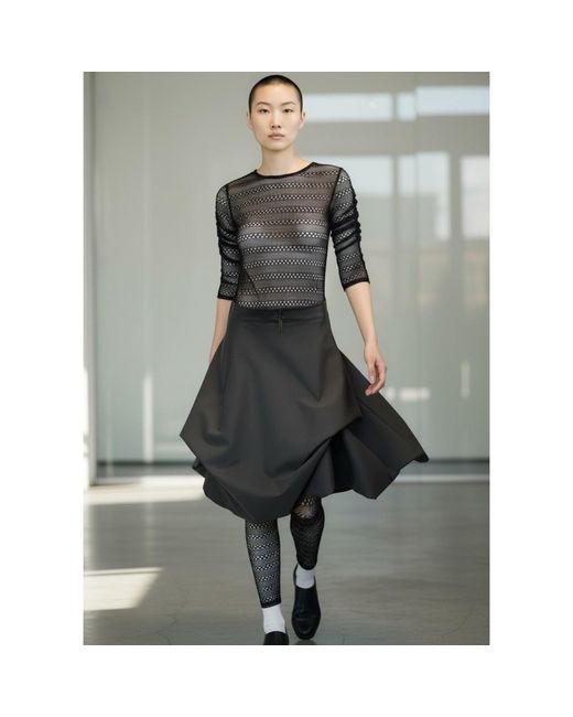 SNIDER Black Biscuit Short Sleeve Top