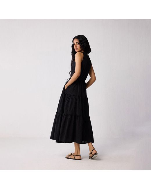 REISTOR Women's Black Sleeveless Embroidered Wrap Dress With Tiers