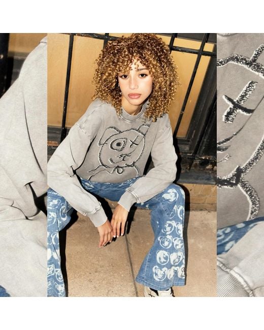 X Ilona Blue Gray Graffiti Teddy Bear Vintage Washed Cotton Platinum Crewneck