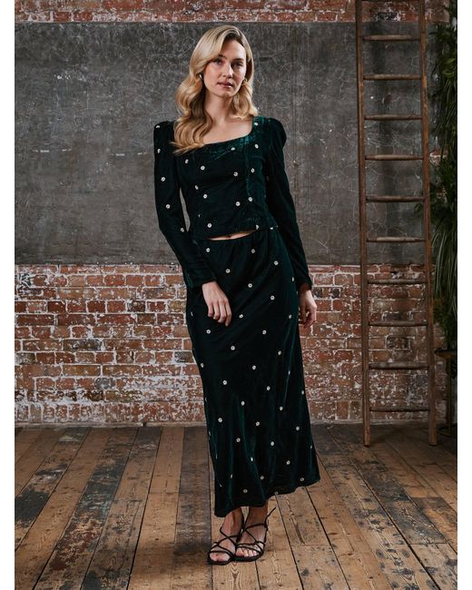 Rose & Nancy Black Mila Velvet Embroidered Skirt