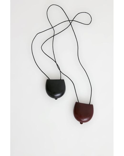 FRONT ROW SHOP White Atelier Patina Leather Necklace-Marsala