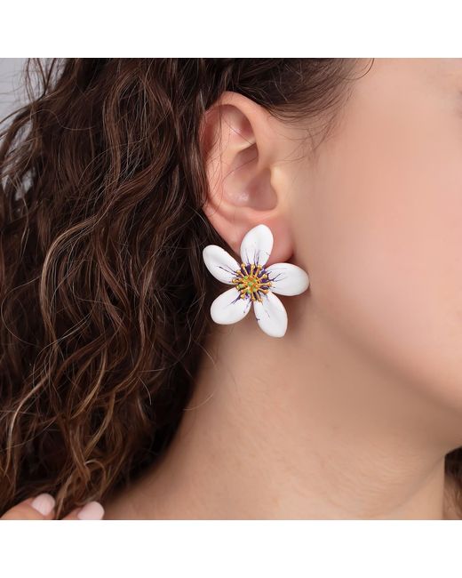 Milou Jewelry White Periwinkle Flower Earrings
