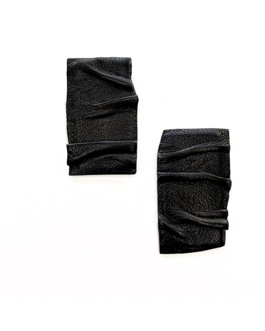 WAIWAI Black Ripple Leather Stud Earrings