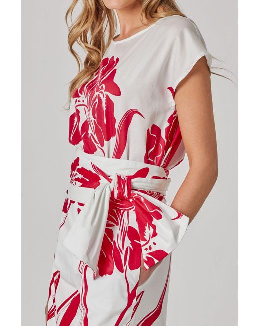 Marianna Déri Red Top With Botanical Print