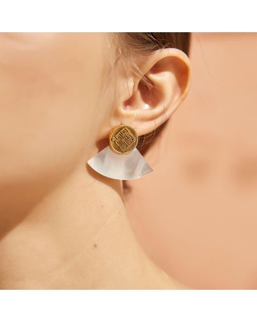 Aurozia Metallic Three Charms Venus Bound/ Plated The Endless Love Knot Fan-Shaped Mother-Of-Pearl Earrings
