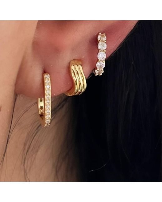 Nazzar Metallic Wave Huggie Mini Earrings