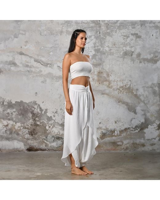 Zhenabia White Gaia Salvar