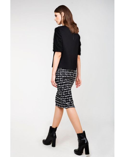 Conquista Black High-Waisted Midi Pencil Skirt