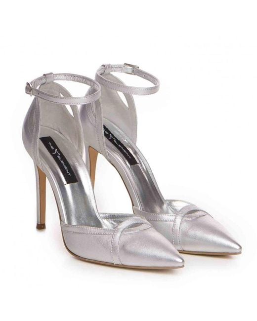 The 5Th Element White Ashanti Pumps