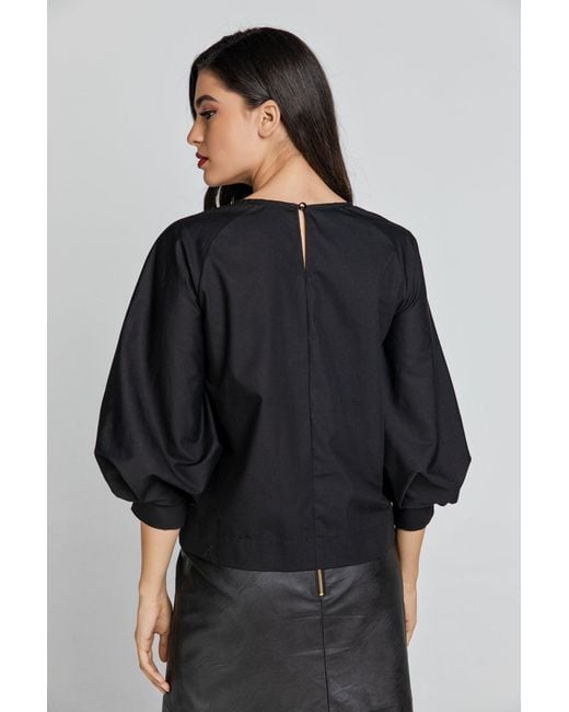 Conquista Black Top With Bishop Sleeves