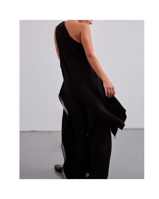 Mirimalist Black Playful Pants