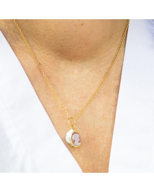 Vintouch Italy Metallic Cameo With A Pearl Necklace