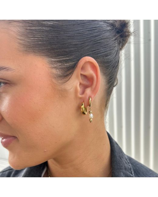 Evie Jewelry Metallic Midnight Run Pearl Huggie Hoop Earrings