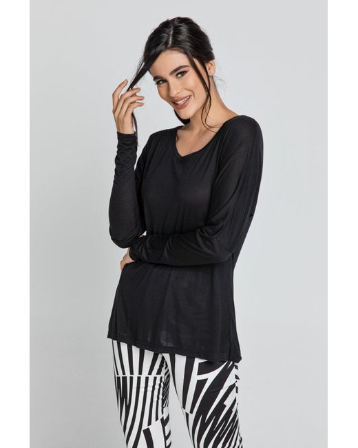 Conquista Black Top With Long Batwing Sleeves By Swl