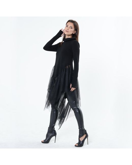 Metamorph Black Knitted Turtleneck Tunic With Tulle