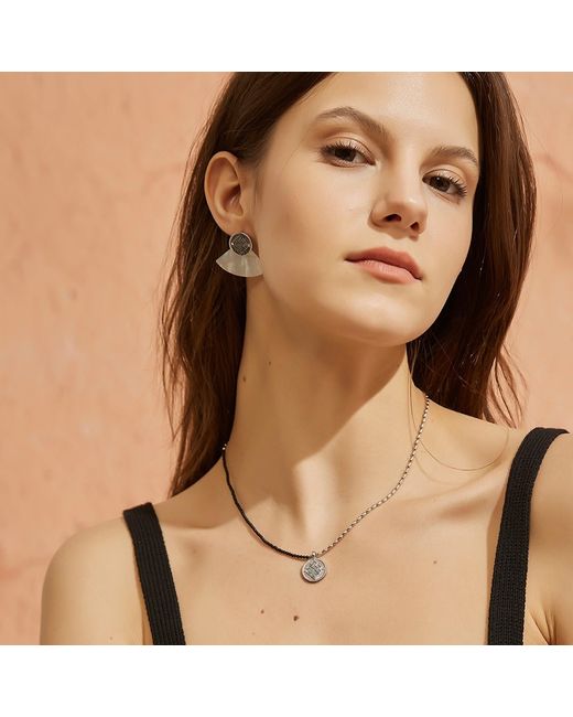 Aurozia Metallic Three Charms Venus Bound/ Plated The Endless Love Knot Fan-Shaped Mother-Of-Pearl Ear Clips