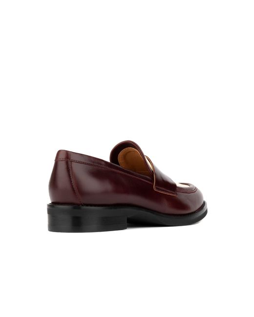 Embassy London USA Red Neutrals Kay
