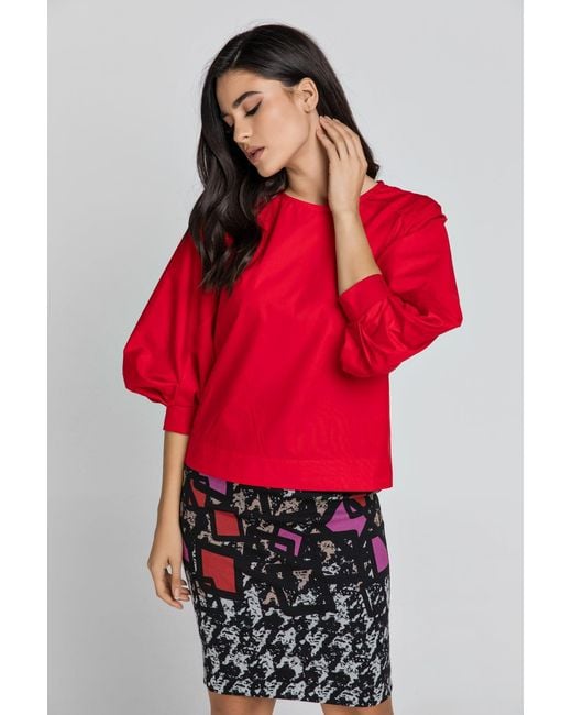 Conquista Red Top With Bishop Sleeves