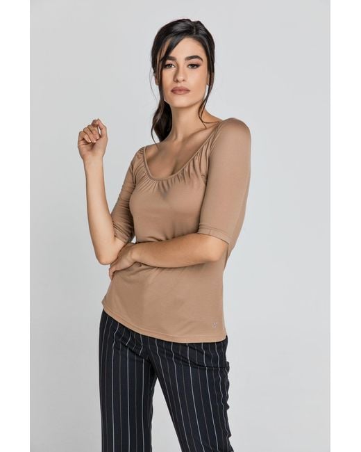 Conquista Natural Neutrals Short Sleeve Light Top