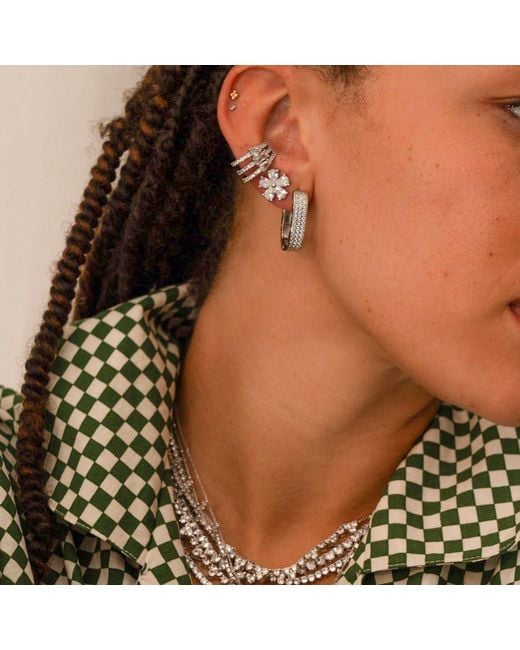 SHYMI Metallic Prong-Set Flower Studs