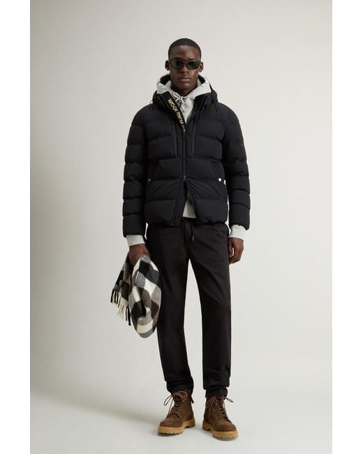 Woolrich Donsjack Van Elastisch Nylon Met Matte Afwerking Zwart Grootte in het Black voor heren