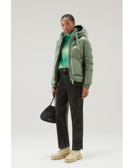Woolrich Green Aliquippa Short Down Jacket In Glossy Nylon