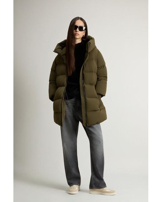 Woolrich Cloud-Donsjack Van Elastisch Nylon Met Matte Afwerking Groen Grootte in het Green