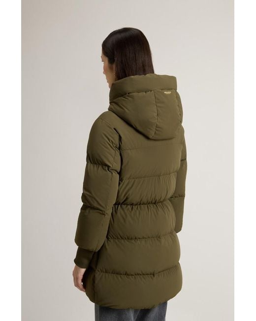Woolrich Cloud-Donsjack Van Elastisch Nylon Met Matte Afwerking Groen Grootte in het Green