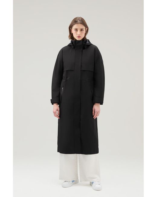 Woolrich Black Waterproof Parka In Light Stretch Fabric With A Detachable Hood