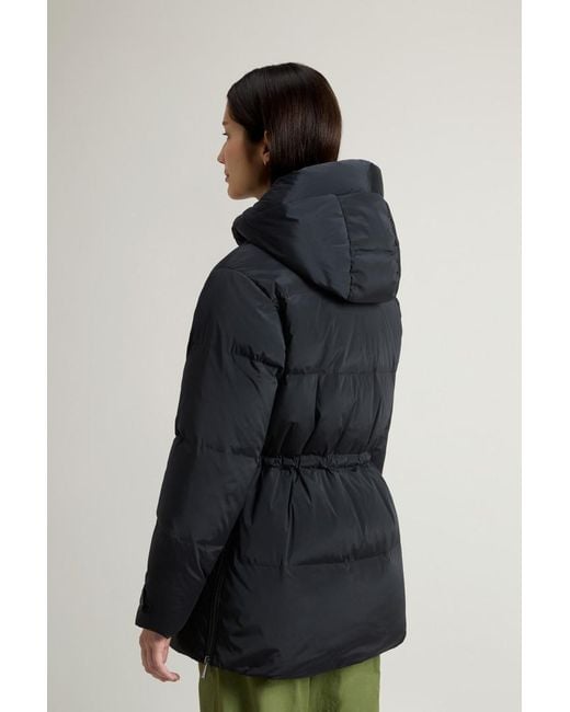 Woolrich Alsea-Donsjack Van Elastisch Nylon Met Afneembare Capuchon Zwart Grootte in het Green