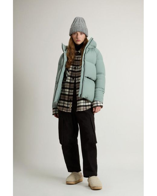 Woolrich Cloud-Donsjack Van Elastisch Nylon Met Matte Afwerking Groen Grootte in het Multicolor