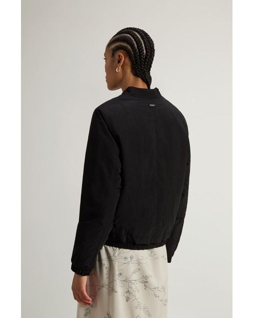 Woolrich Bomberjack Grace Van Peached Poly Zwart Grootte in het Black