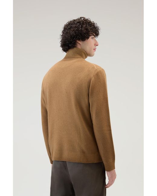 Maglione a collo alto tinto in capo in pura lana vergine marrone da Uomo di  Woolrich in Nero | Lyst