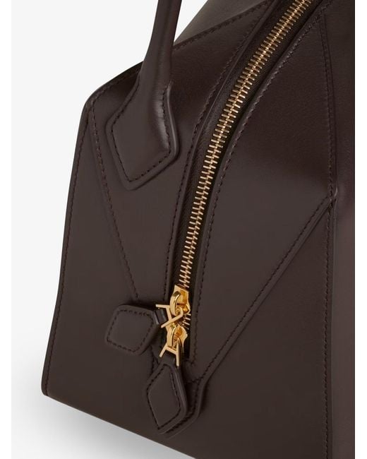 Alaïa White Bouledogue Leather Shoulder Bag