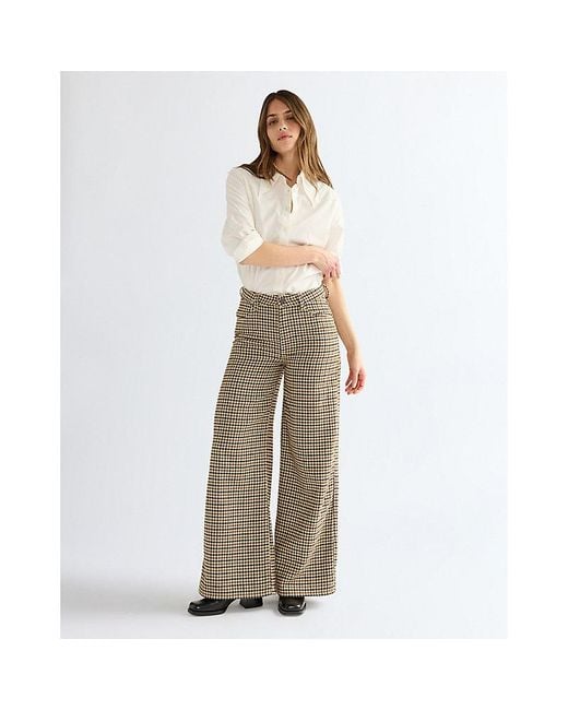 Wrangler Natural Canyon Loose Trousers Size 24 X30