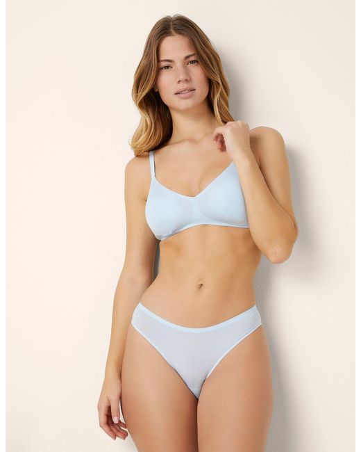 Slip in microfibra ultralight senza cuciture Invisible di Yamamay in Blue