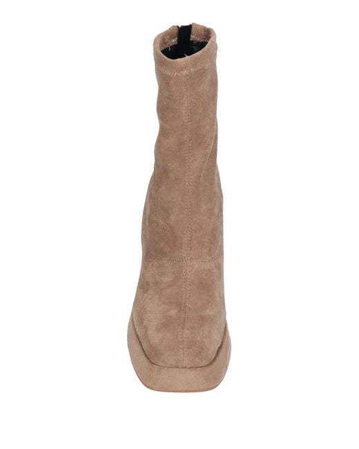Alma En Pena. Brown Ankle Boots