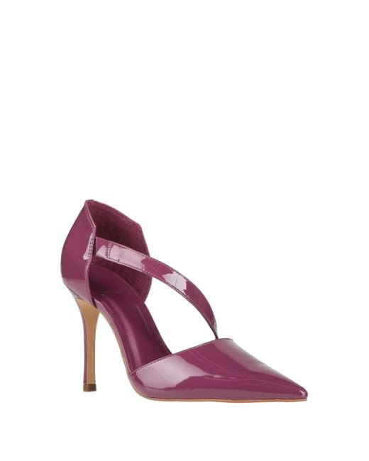 Carrano Pink Pumps