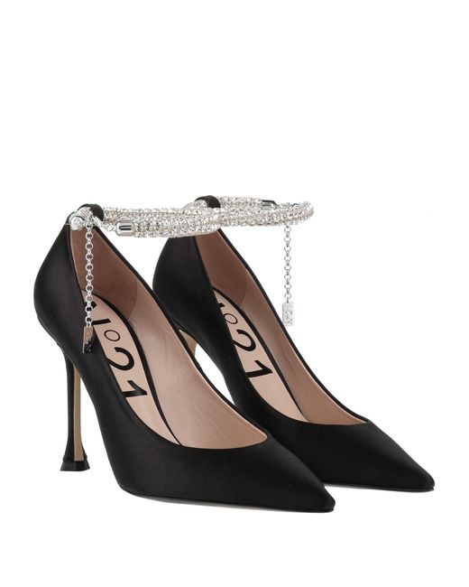 N°21 Black Pumps