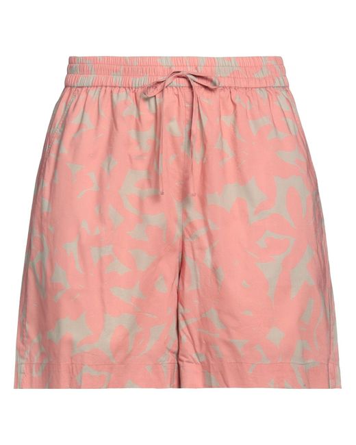 Closed Pink Shorts & Bermudashorts