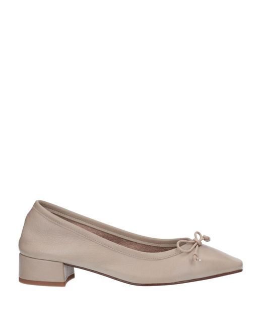About Arianne Natural Light Pumps Soft Leather