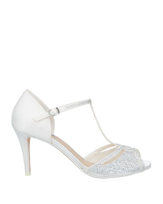 Luciano Barachini White Pumps